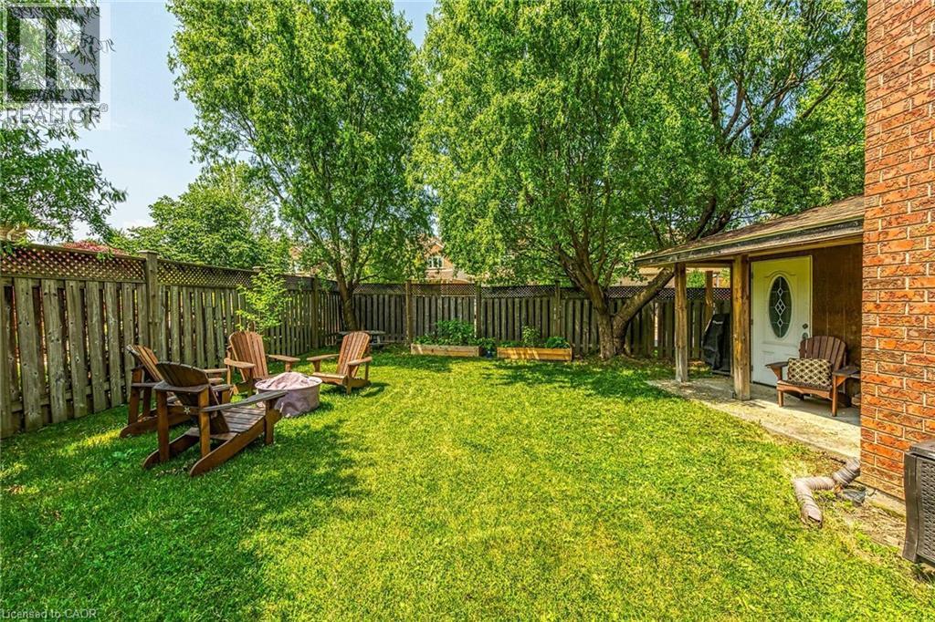 4 Moonstone Court, Hamilton, ON - Outdoor