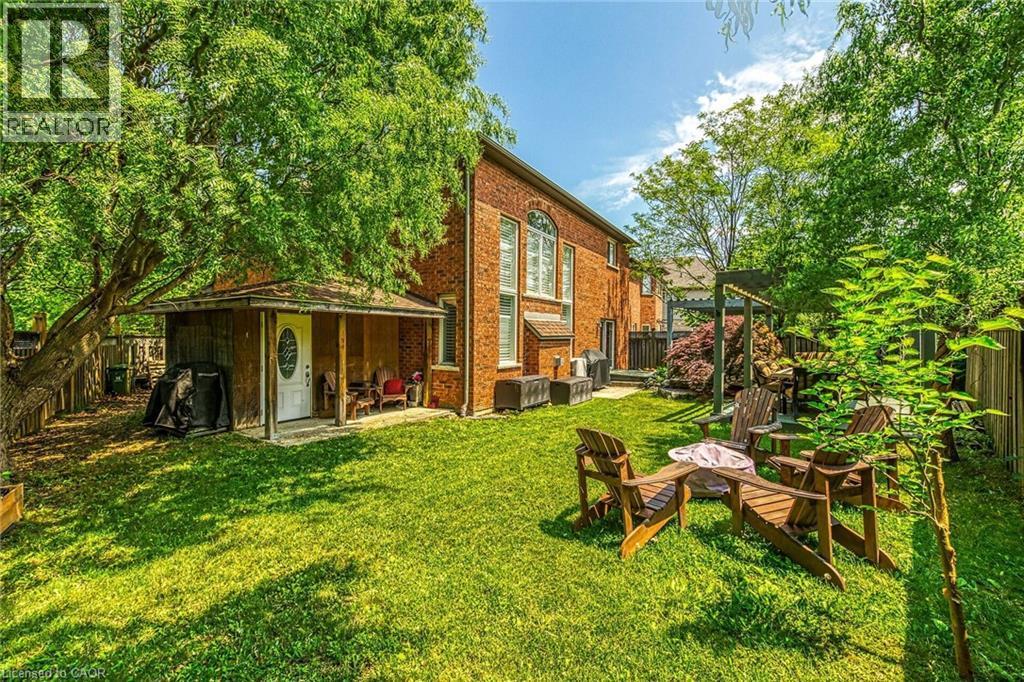 4 Moonstone Court, Hamilton, ON - Outdoor