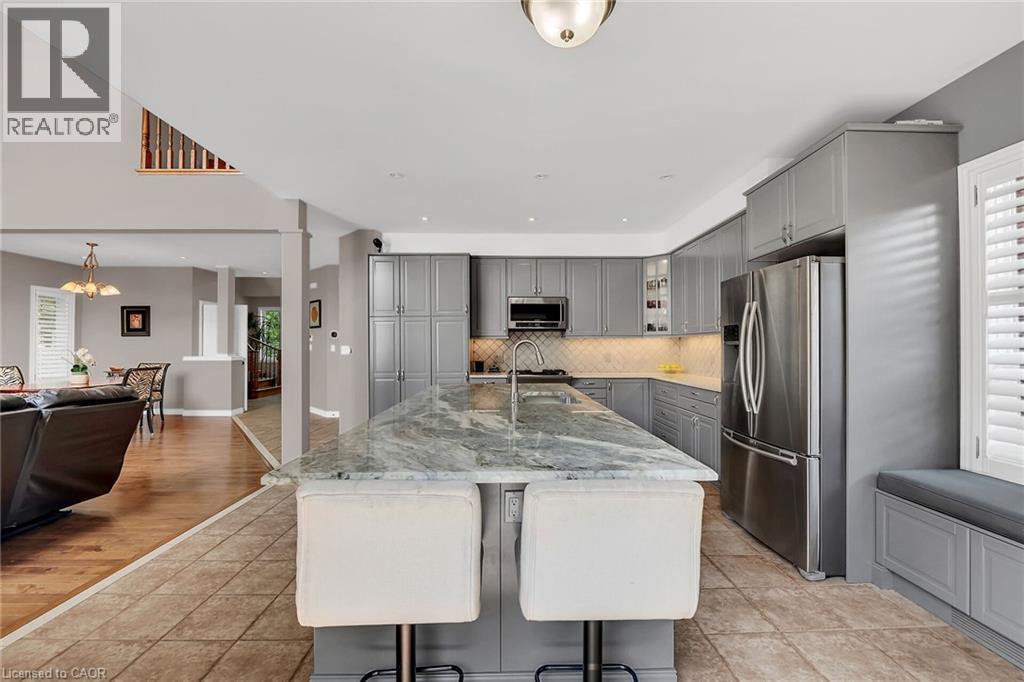 4 Moonstone Court, Hamilton, ON - Indoor Photo Showing Kitchen With Stainless Steel Kitchen With Upgraded Kitchen