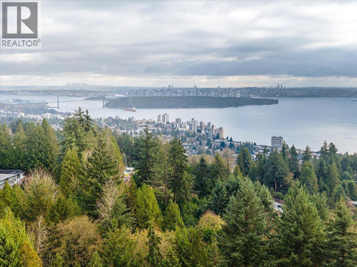 2320 Chairlift Close, West Vancouver, BC