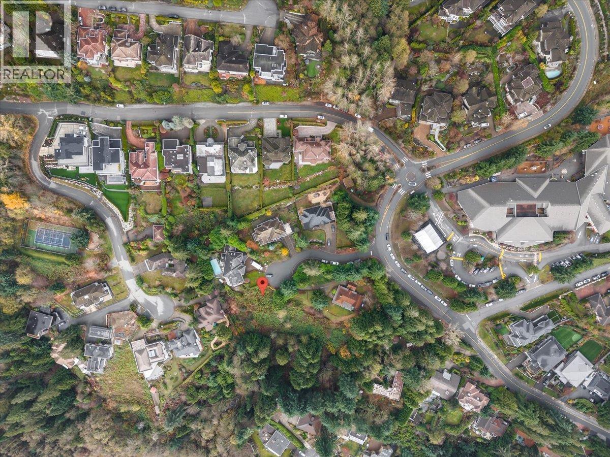 2320 Chairlift Close, West Vancouver, BC