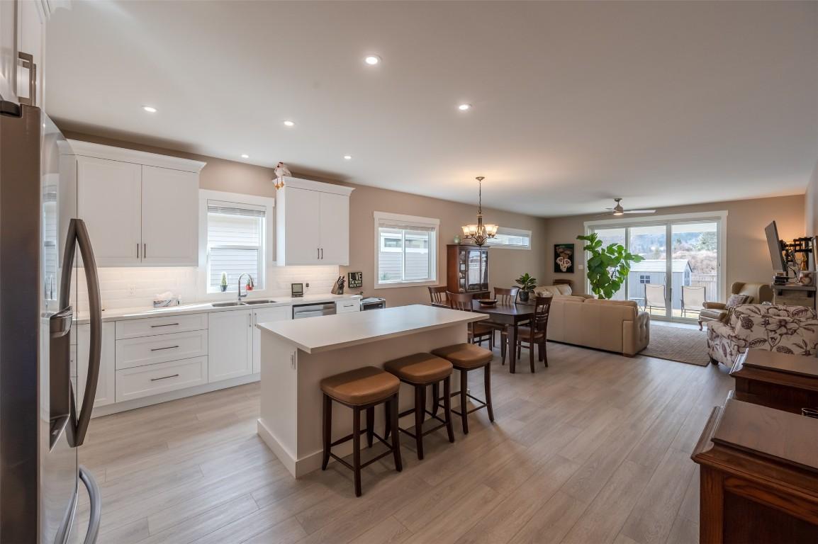 389 10Th Avenue, Keremeos, BC - Indoor