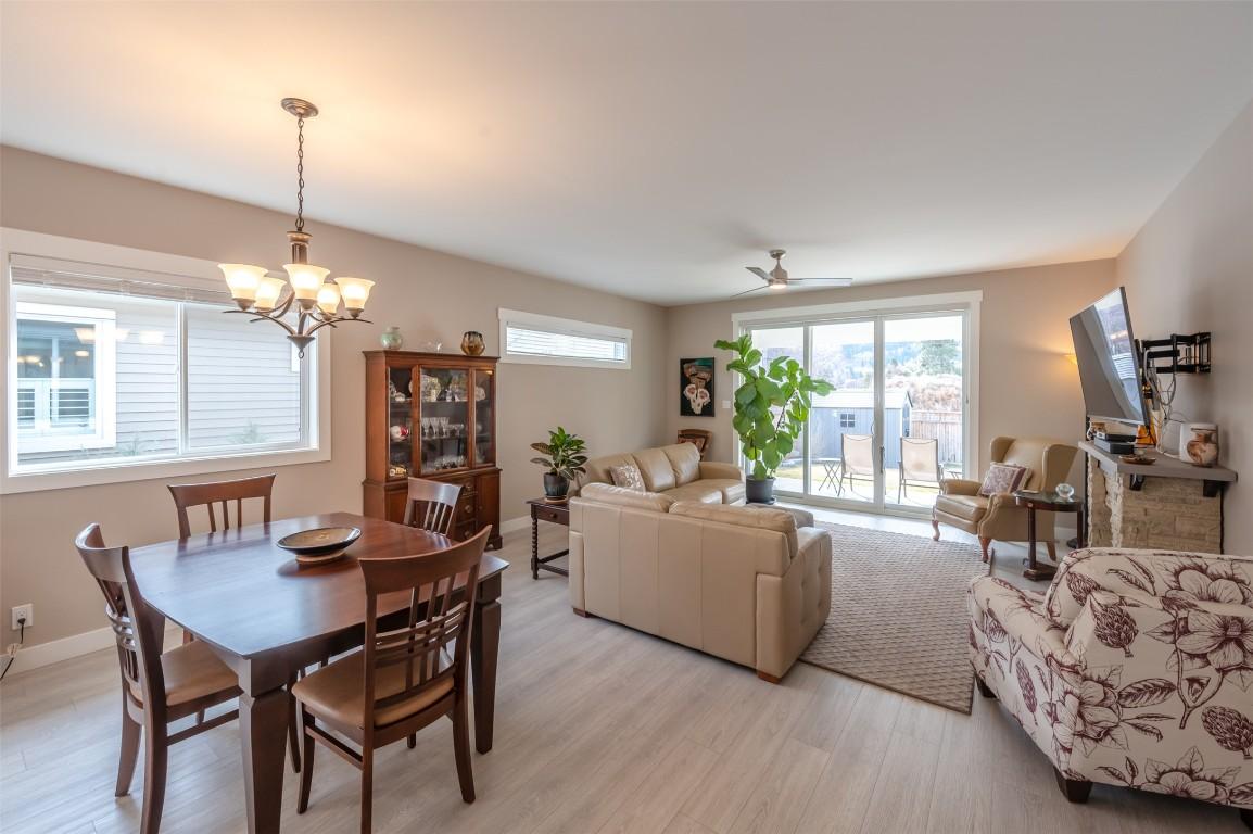 389 10Th Avenue, Keremeos, BC - Indoor