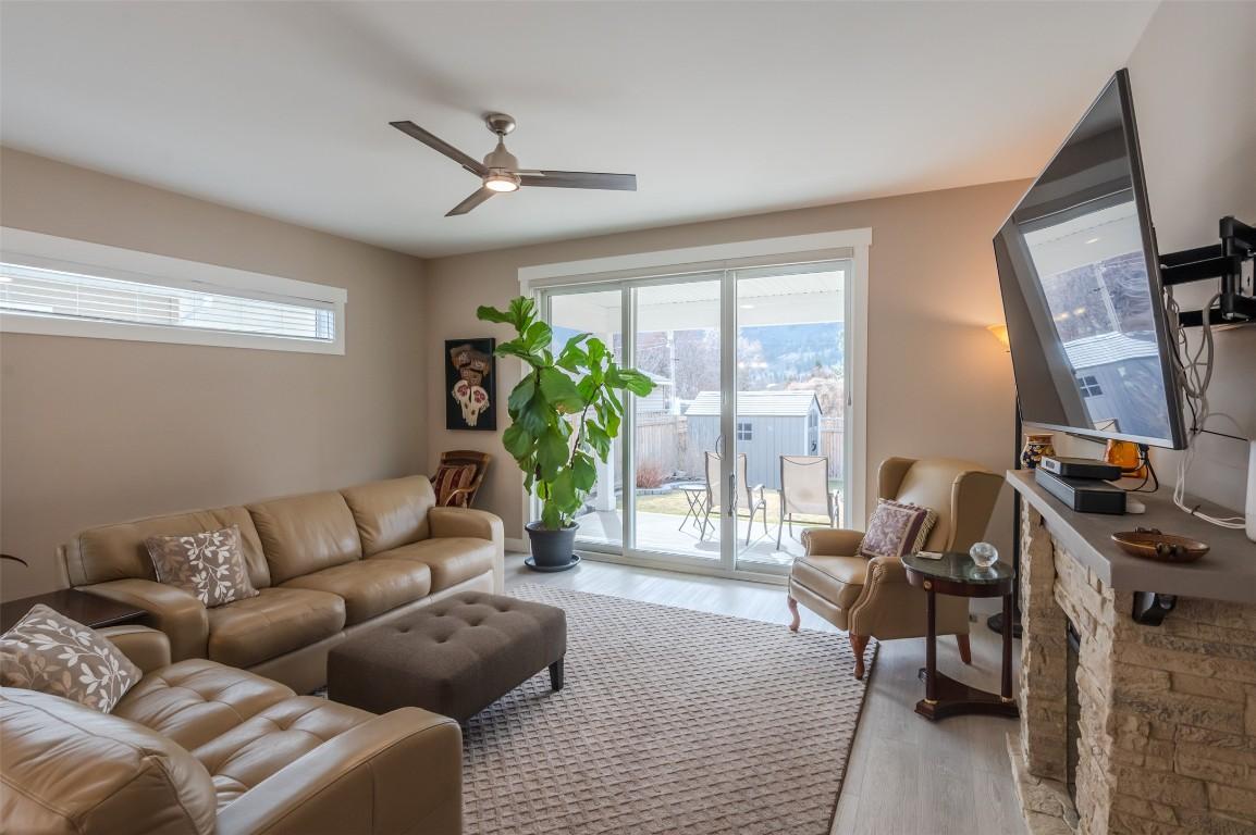 389 10Th Avenue, Keremeos, BC - Indoor