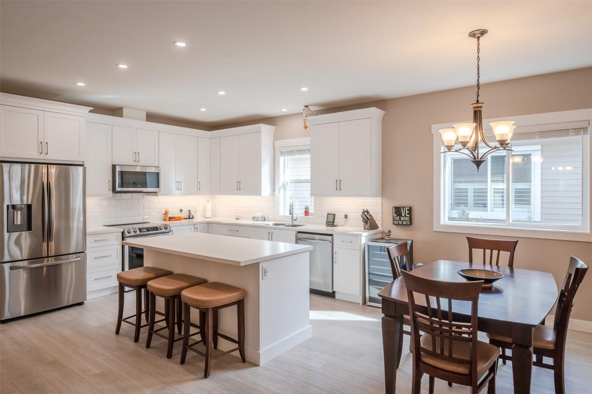 389 10Th Avenue, Keremeos, BC - Indoor