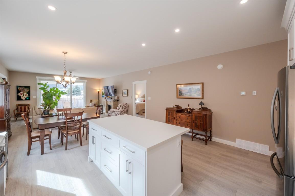 389 10Th Avenue, Keremeos, BC - Indoor