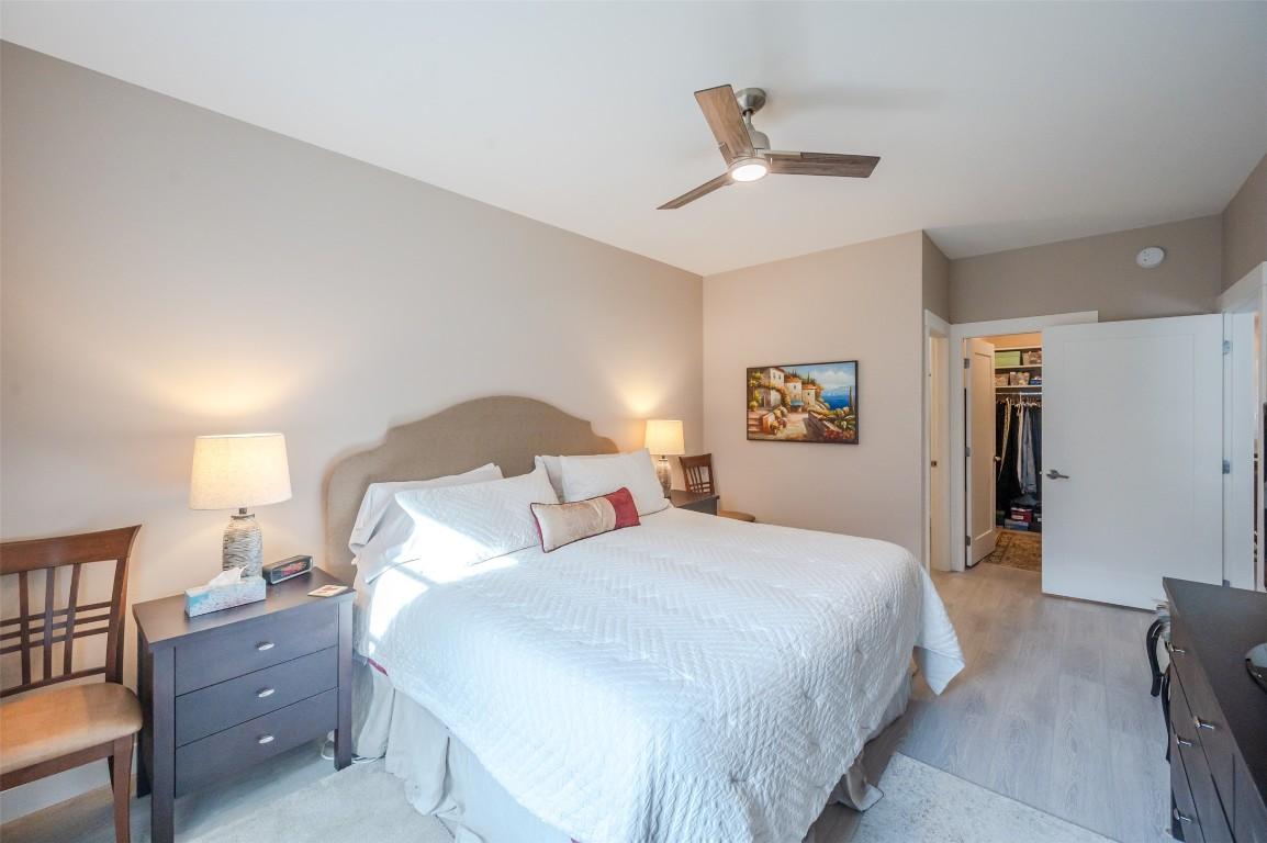 389 10Th Avenue, Keremeos, BC - Indoor Photo Showing Bedroom