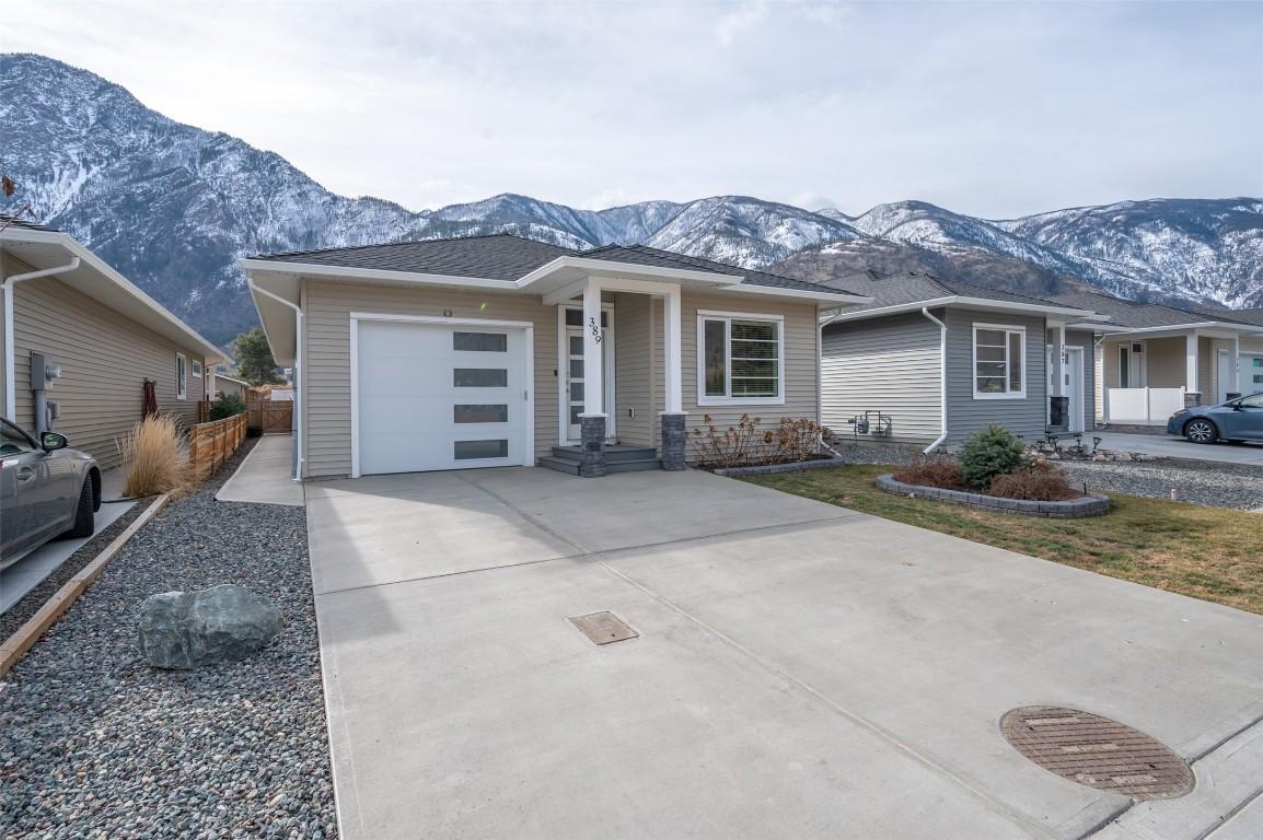 389 10Th Avenue, Keremeos, BC - Outdoor With Facade