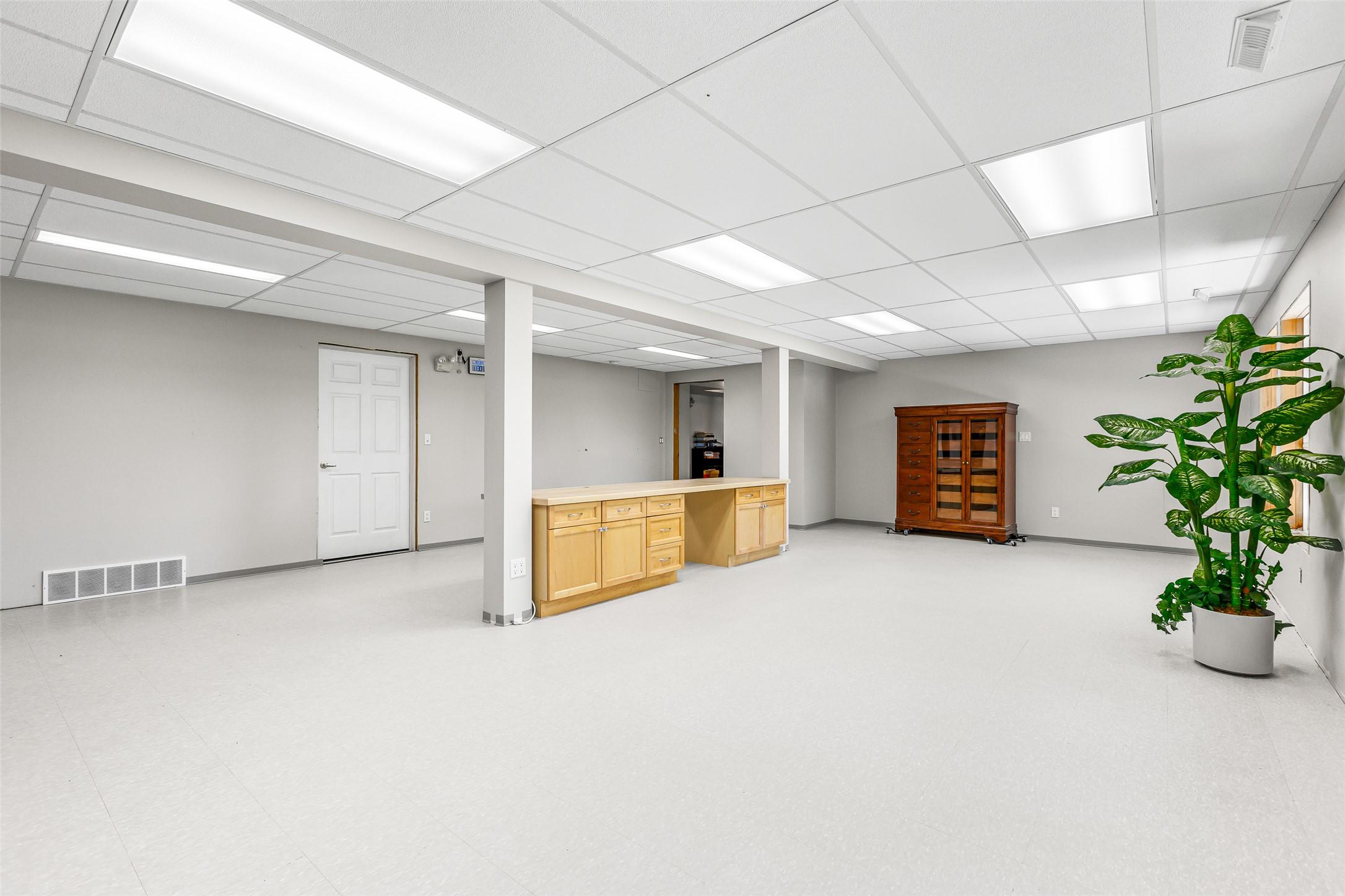 1548 Teetzel Road, Creston, BC - Indoor Photo Showing Basement