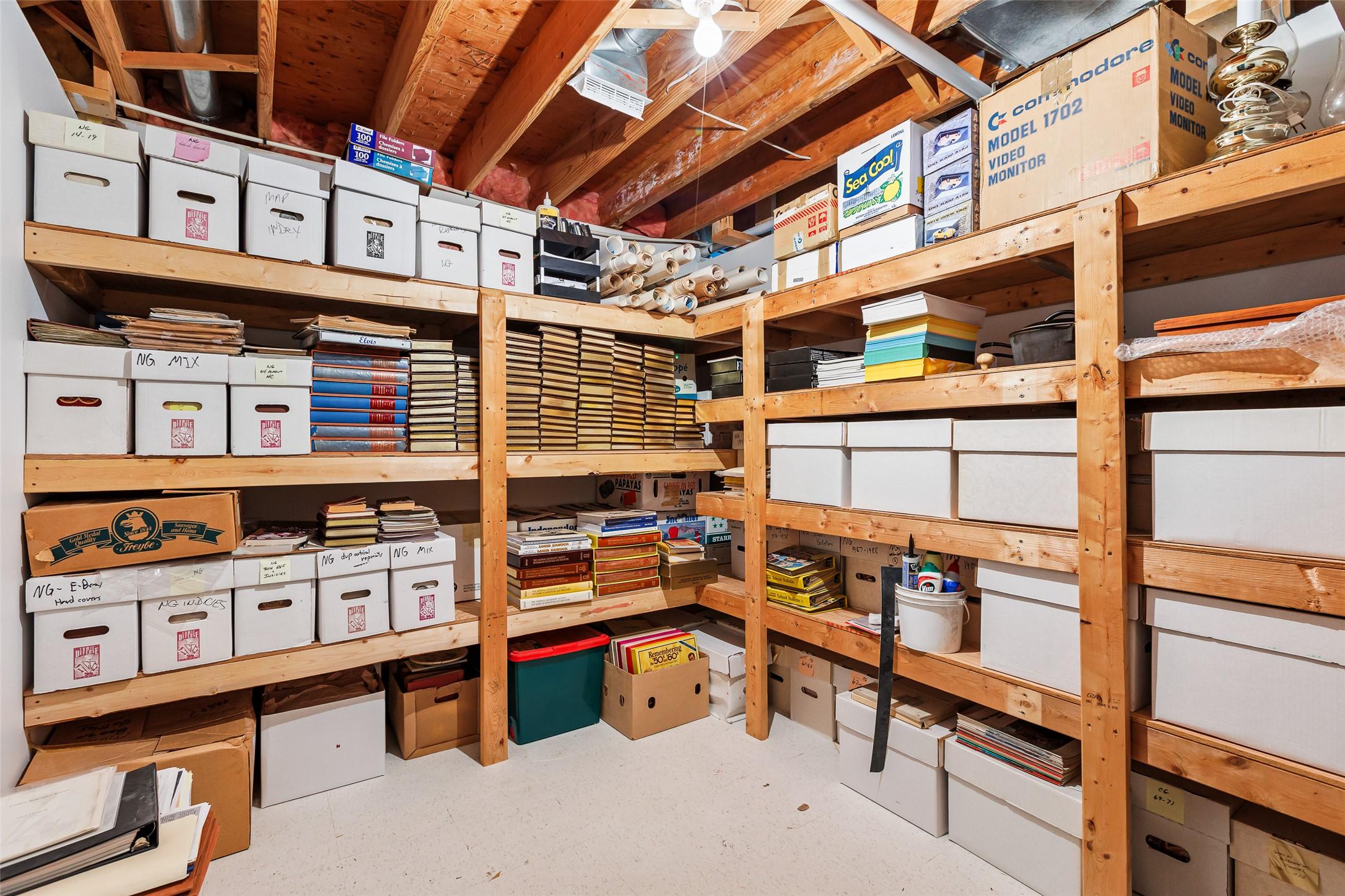 1548 Teetzel Road, Creston, BC - Indoor