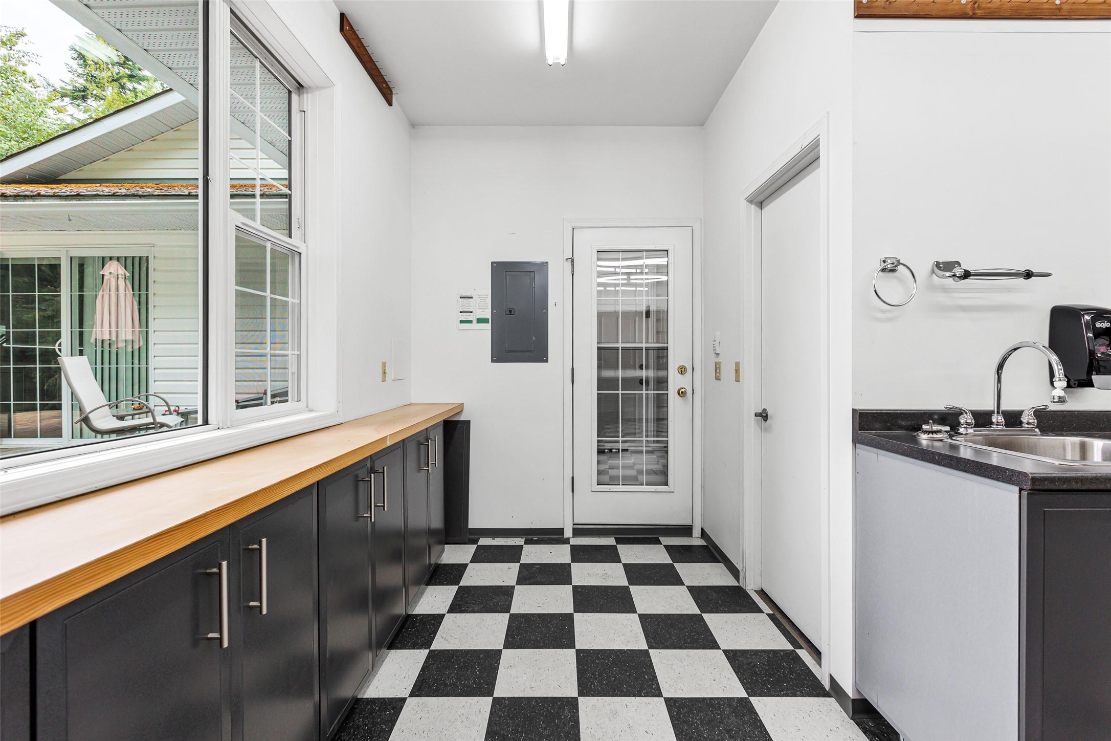 1548 Teetzel Road, Creston, BC - Indoor
