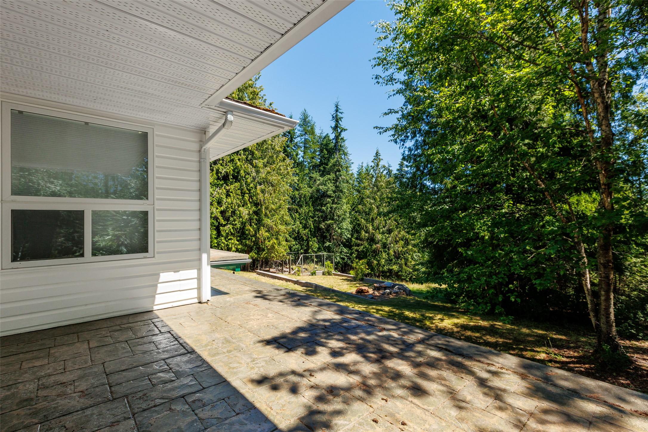 1548 Teetzel Road, Creston, BC - Outdoor