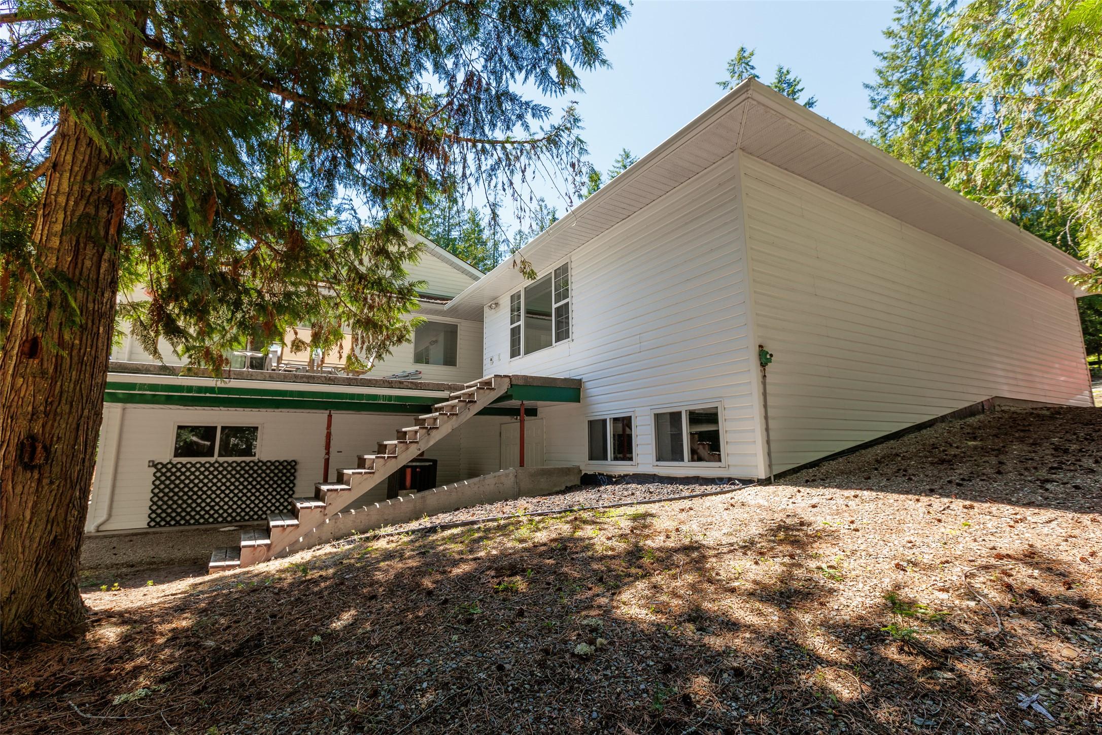 1548 Teetzel Road, Creston, BC - Outdoor
