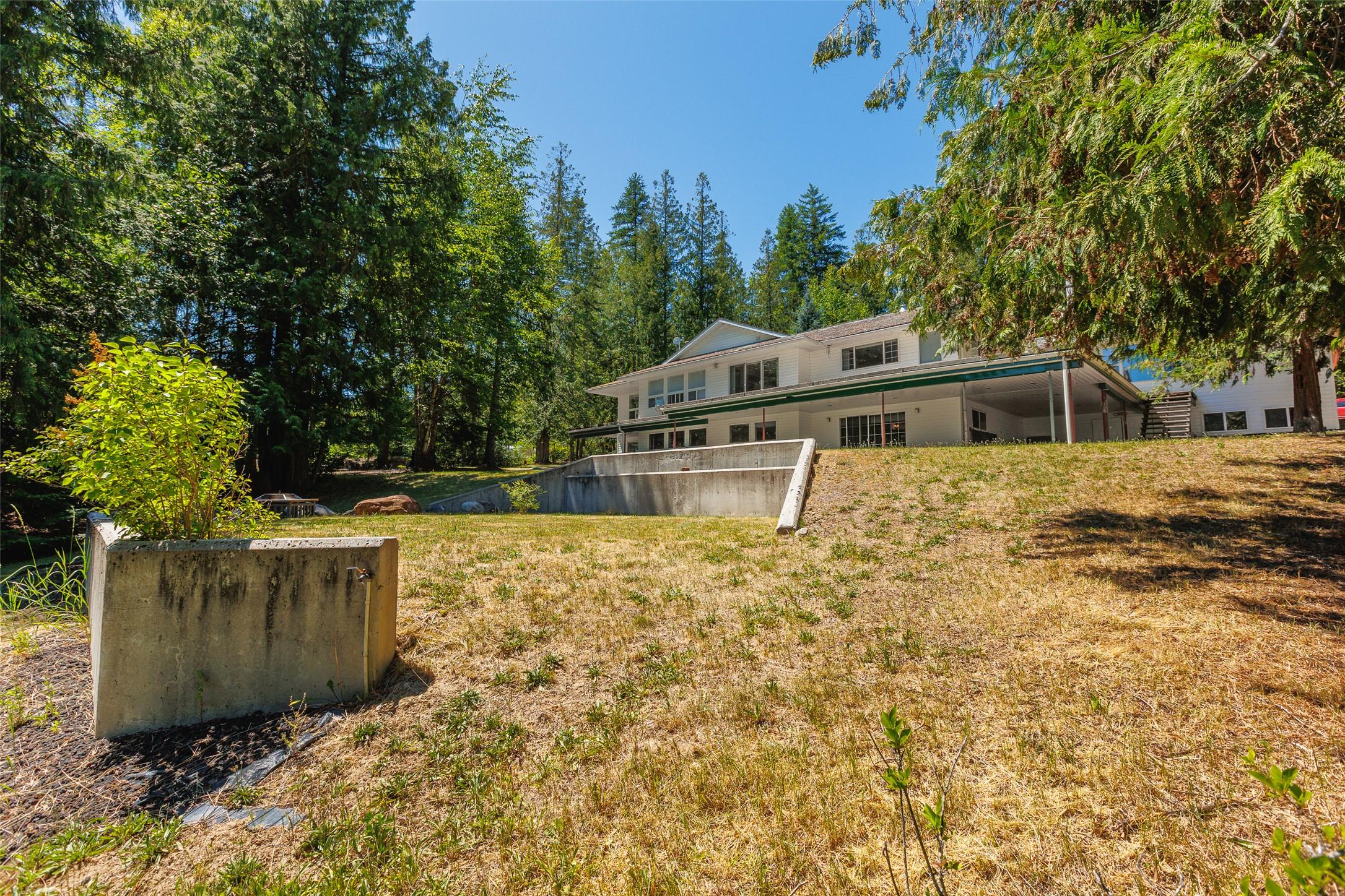 1548 Teetzel Road, Creston, BC - Outdoor