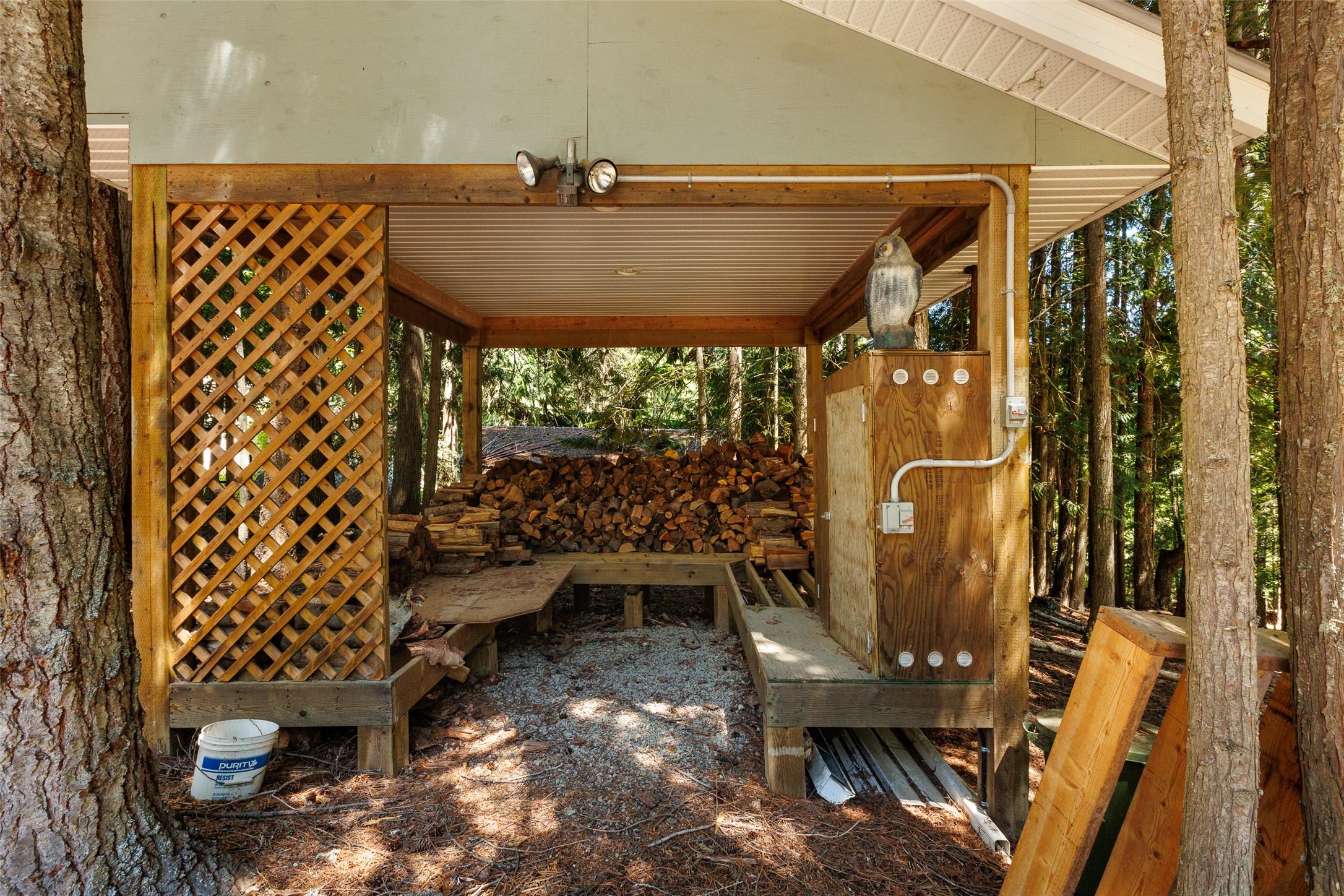 1548 Teetzel Road, Creston, BC - Outdoor With Deck Patio Veranda