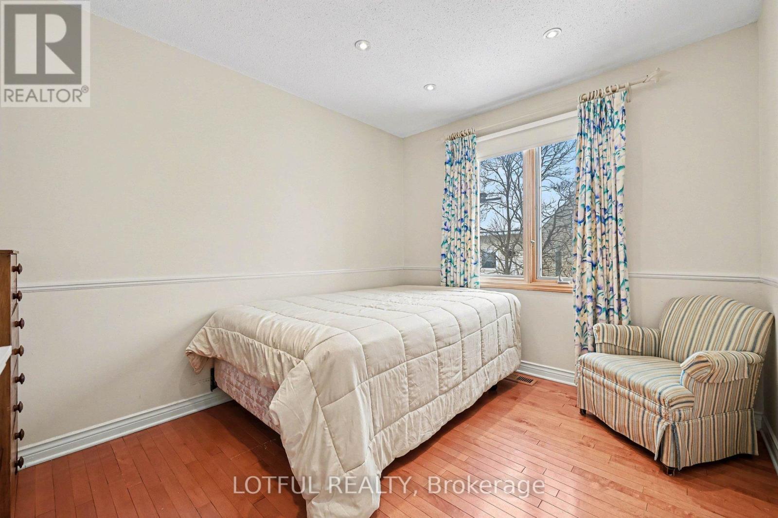 41 Pattermead Crescent, Ottawa, ON - Indoor Photo Showing Bedroom