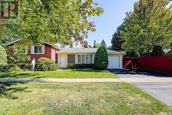 62 KEMPSELL CRESCENT Toronto, ON M2J 2Z7