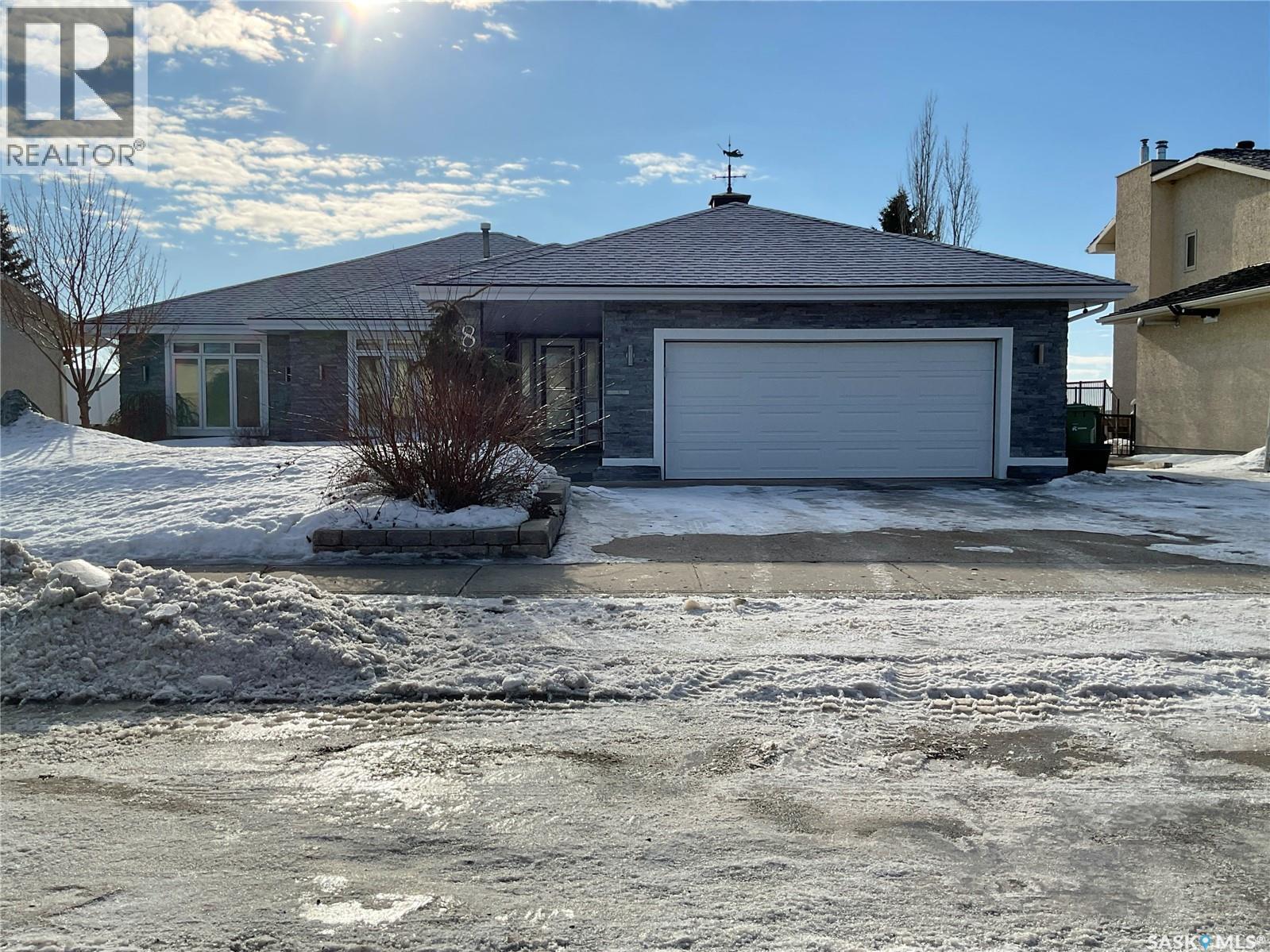 8507 Kestral Drive, Regina, SK - Outdoor