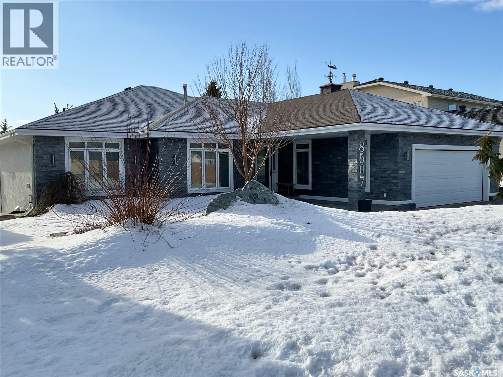 8507 Kestral Drive, Regina, SK - Outdoor