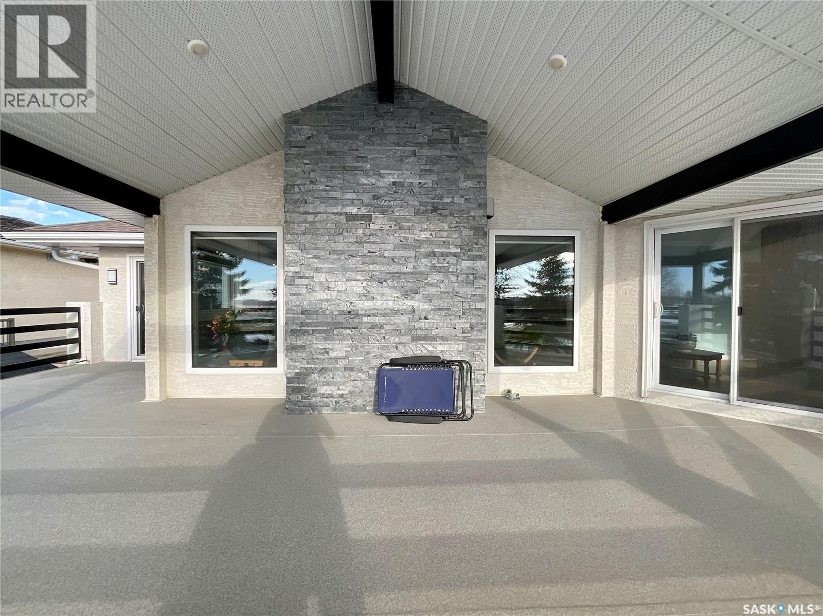 8507 Kestral Drive, Regina, SK - Outdoor