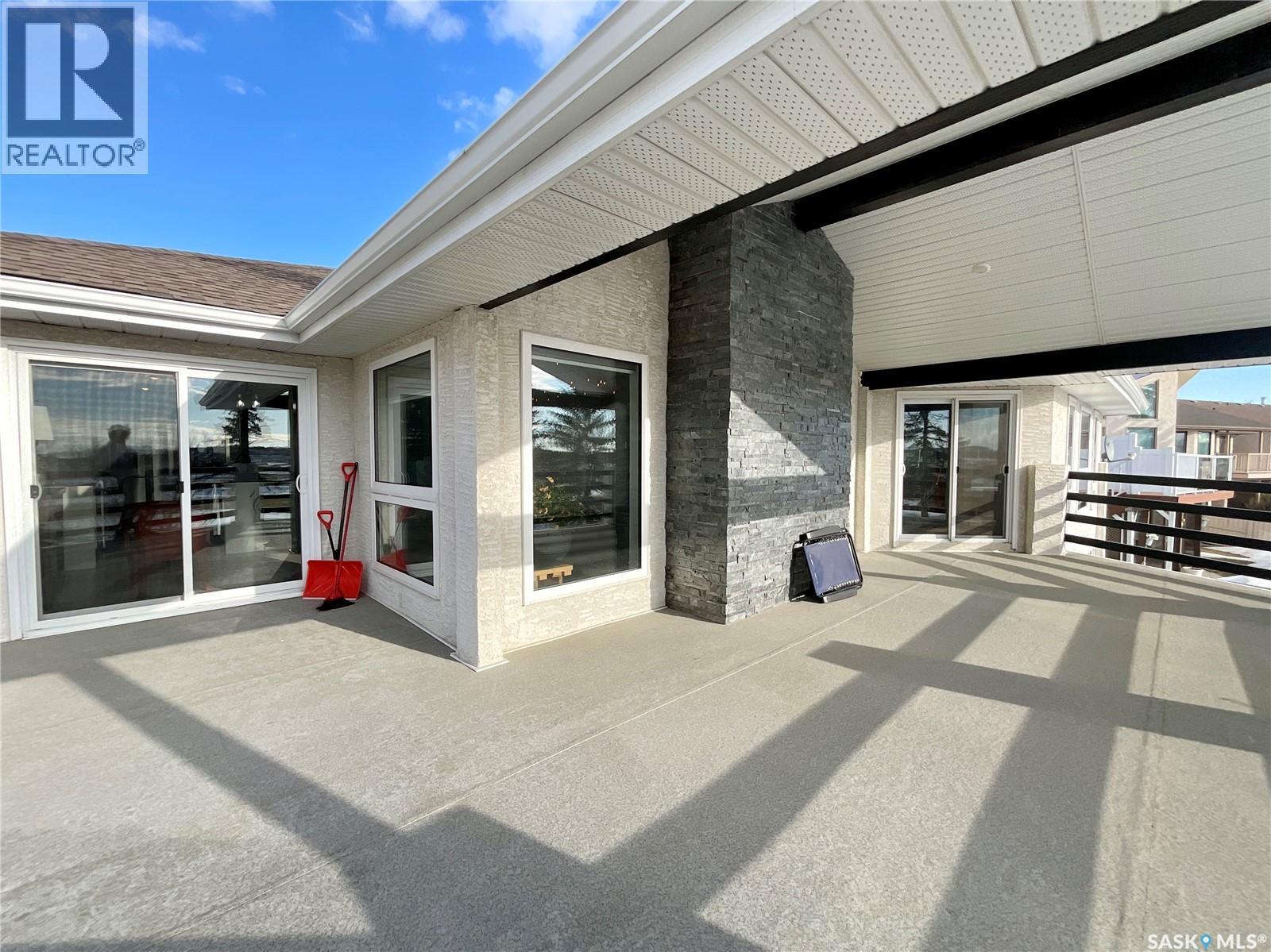 8507 Kestral Drive, Regina, SK - Outdoor With Deck Patio Veranda With Exterior