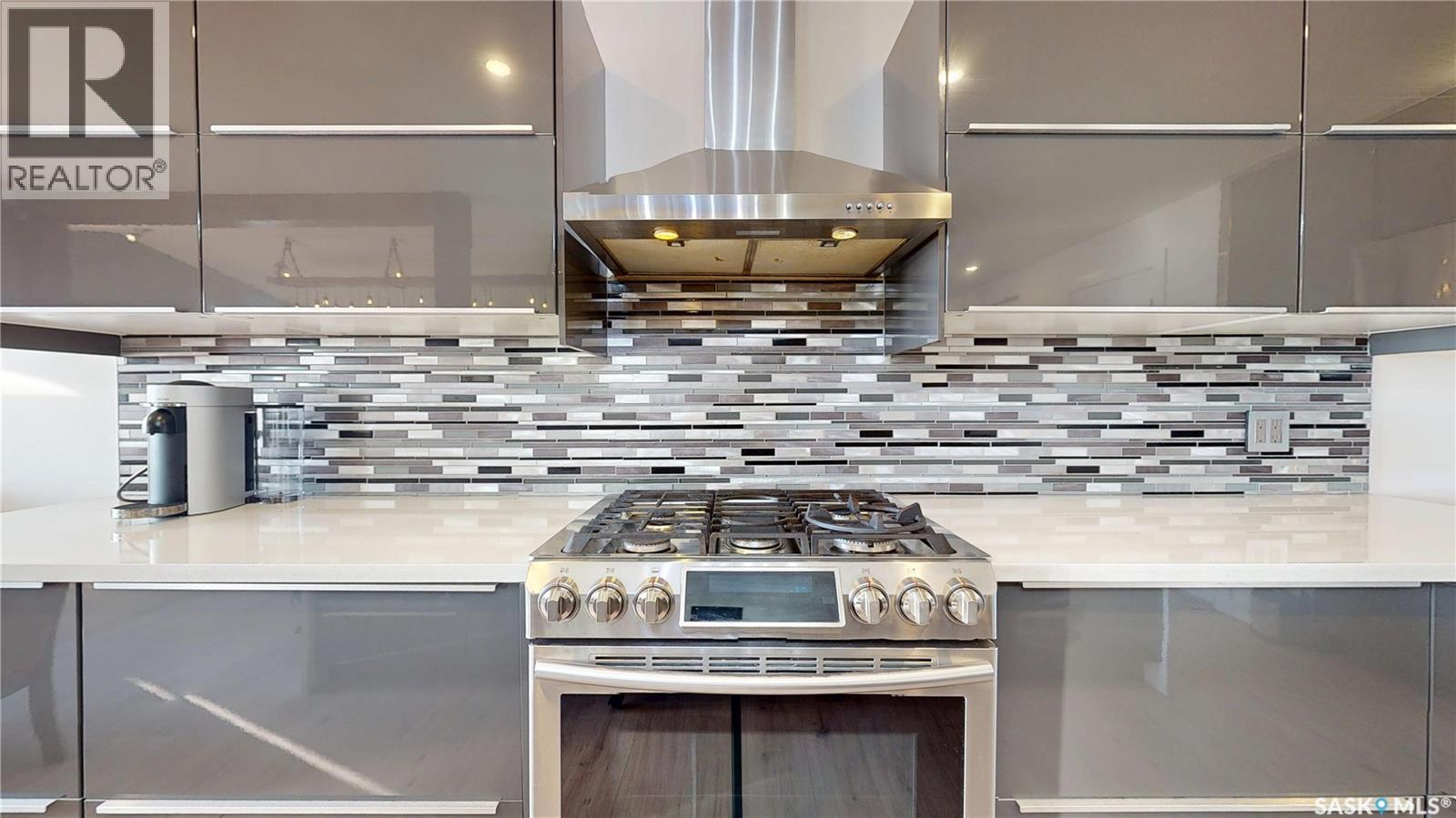 8507 Kestral Drive, Regina, SK - Indoor Photo Showing Kitchen With Upgraded Kitchen