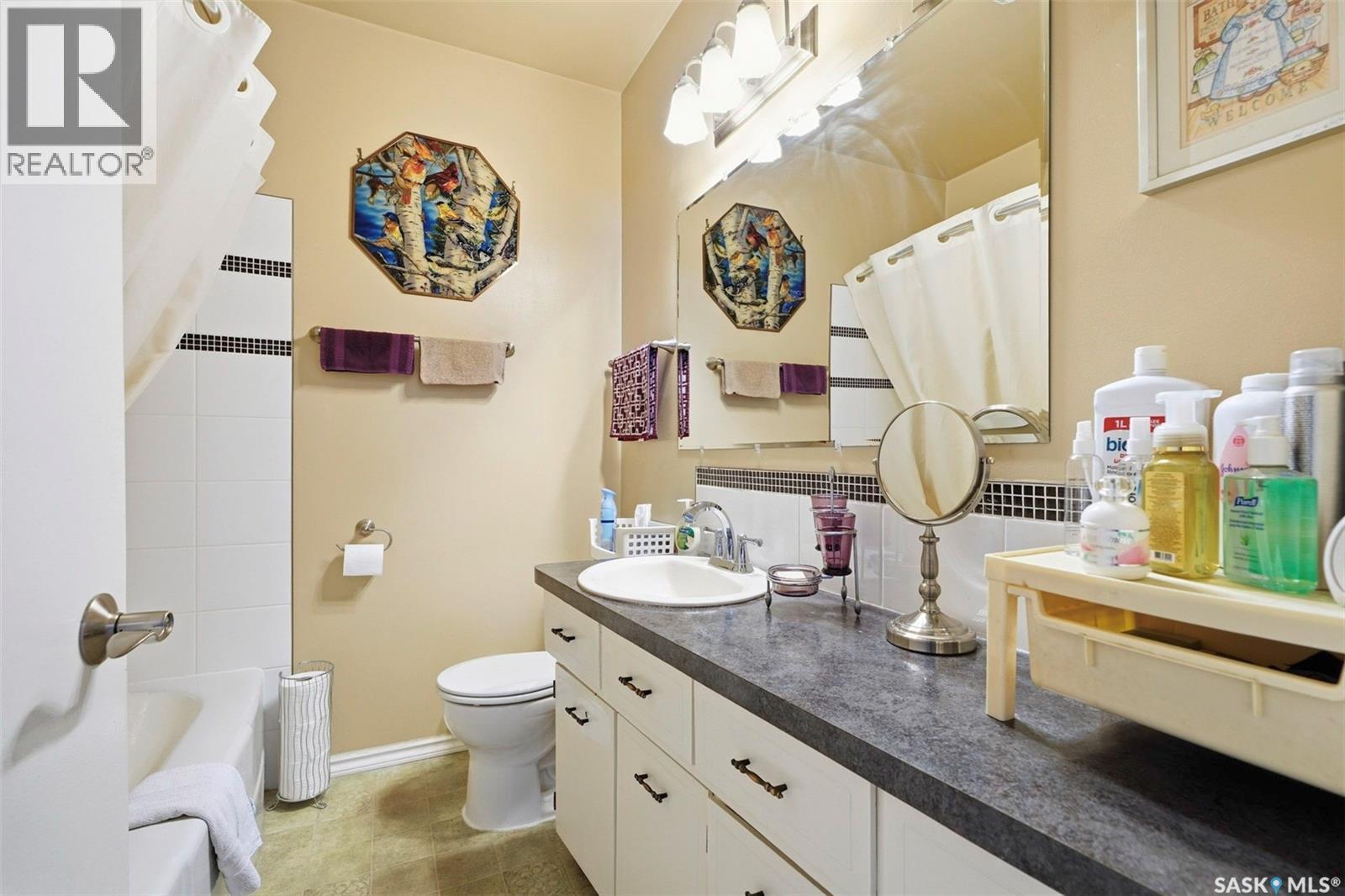208 2Nd Avenue E, Nokomis, SK - Indoor Photo Showing Bathroom