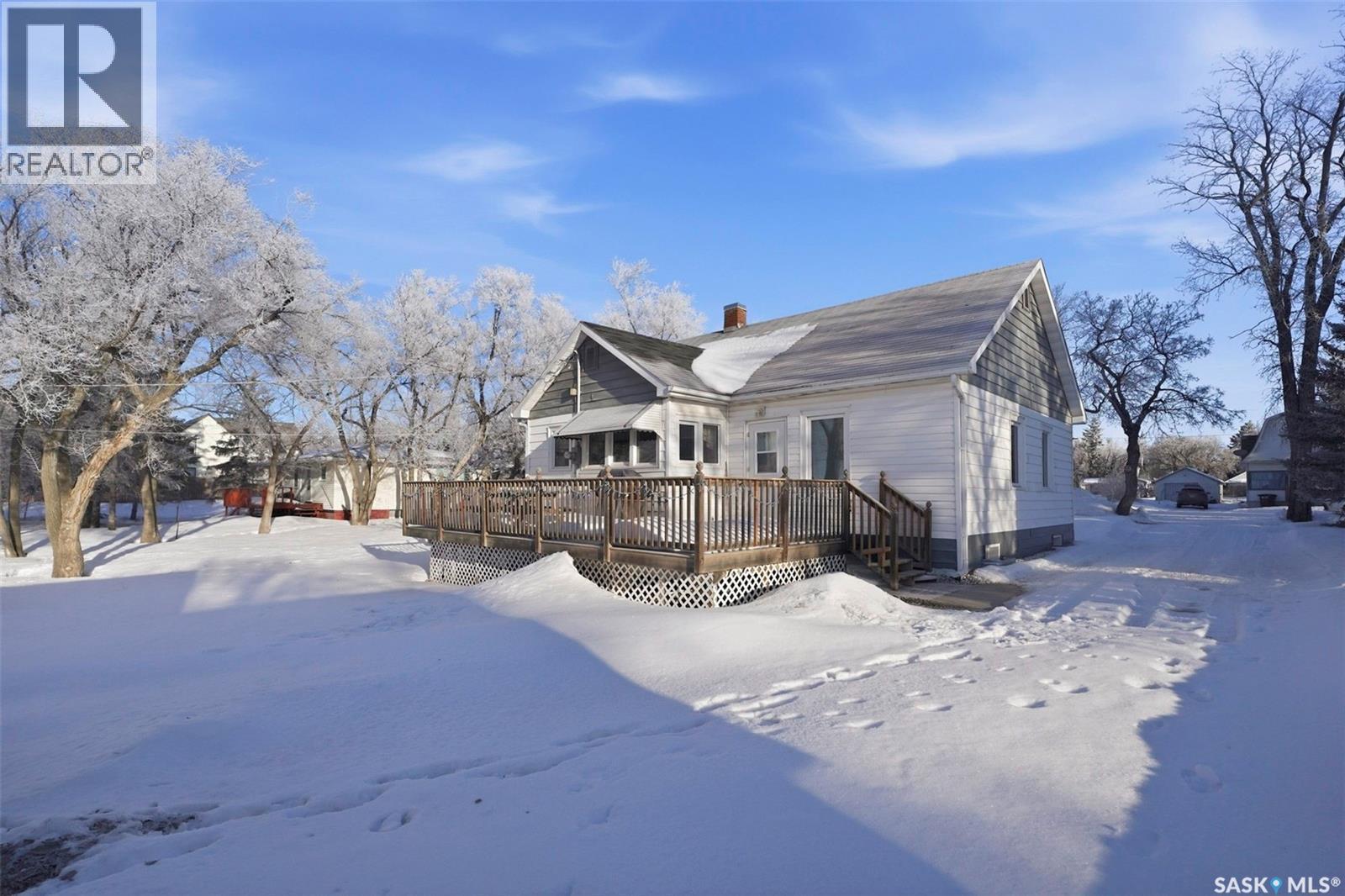 208 2Nd Avenue E, Nokomis, SK - Outdoor