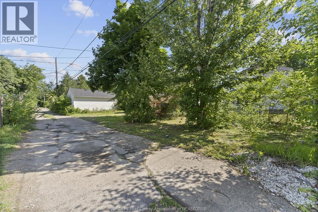 371 Curry, Windsor, ON - Outdoor With View