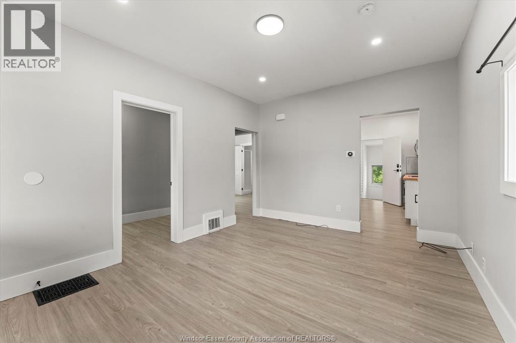 371 Curry, Windsor, ON - Indoor Photo Showing Other Room