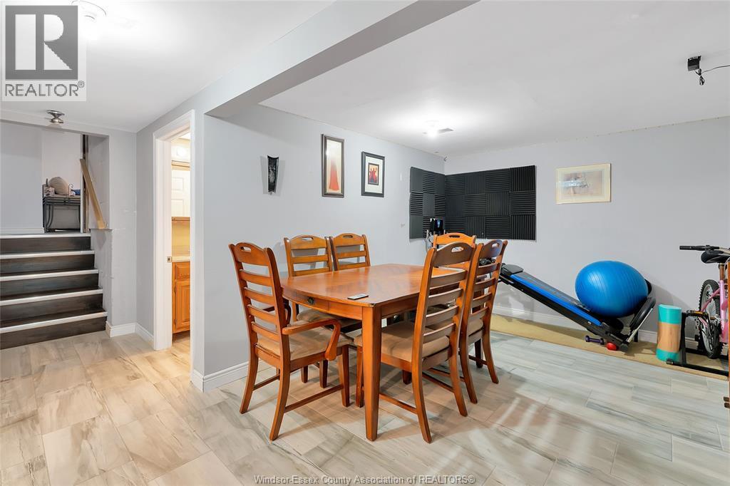 2665 Robert, Windsor, ON - Indoor Photo Showing Dining Room