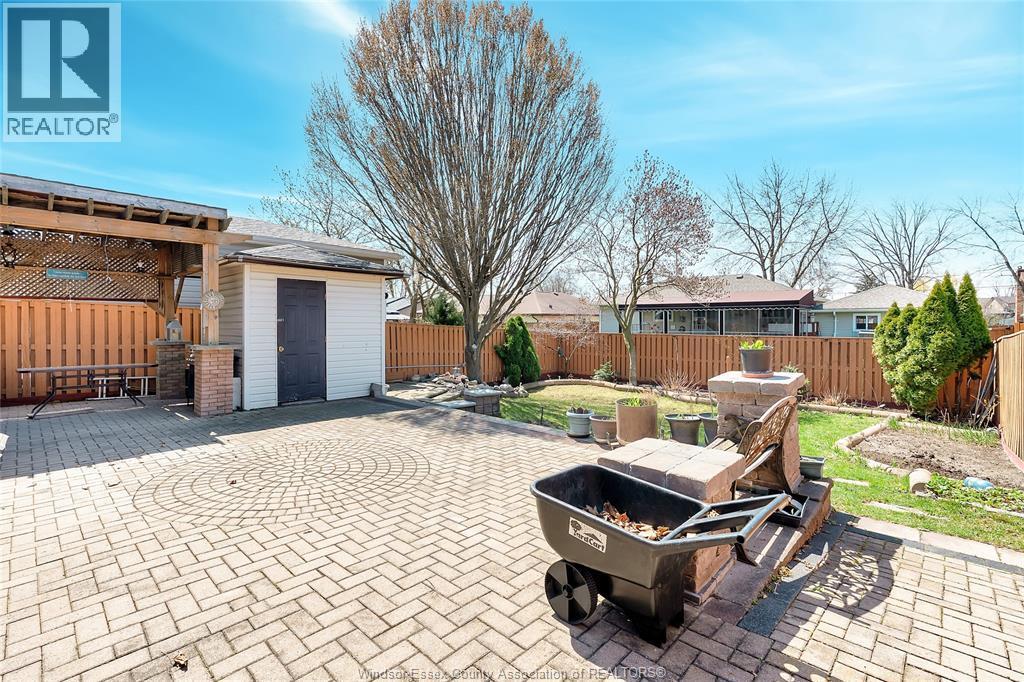 2665 Robert, Windsor, ON - Outdoor With Deck Patio Veranda