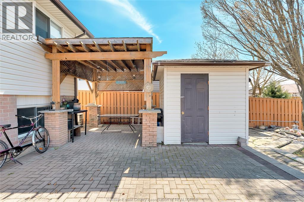 2665 Robert, Windsor, ON - Outdoor With Deck Patio Veranda With Exterior