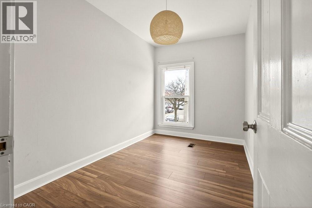 285 Mary Street, Hamilton, ON - Indoor Photo Showing Other Room