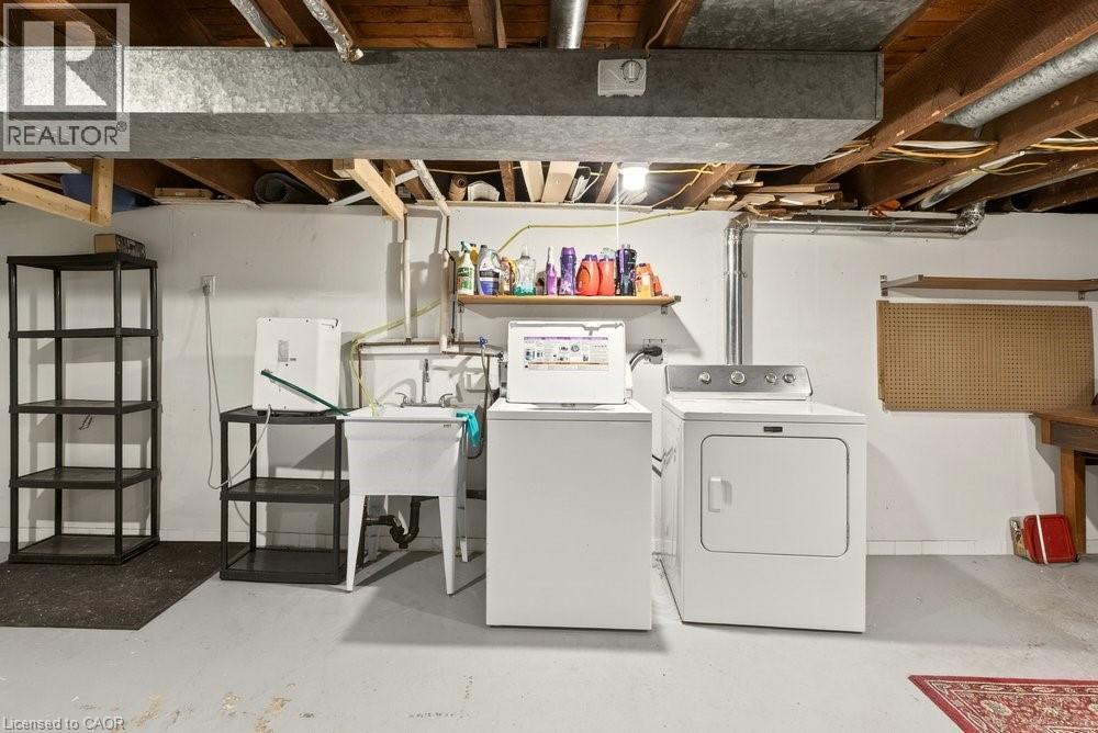 285 Mary Street, Hamilton, ON - Indoor Photo Showing Laundry Room