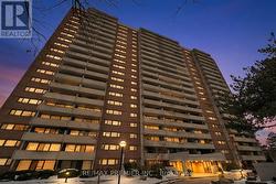 904 - 250 SCARLETT ROAD Toronto, ON M6N 4X5
