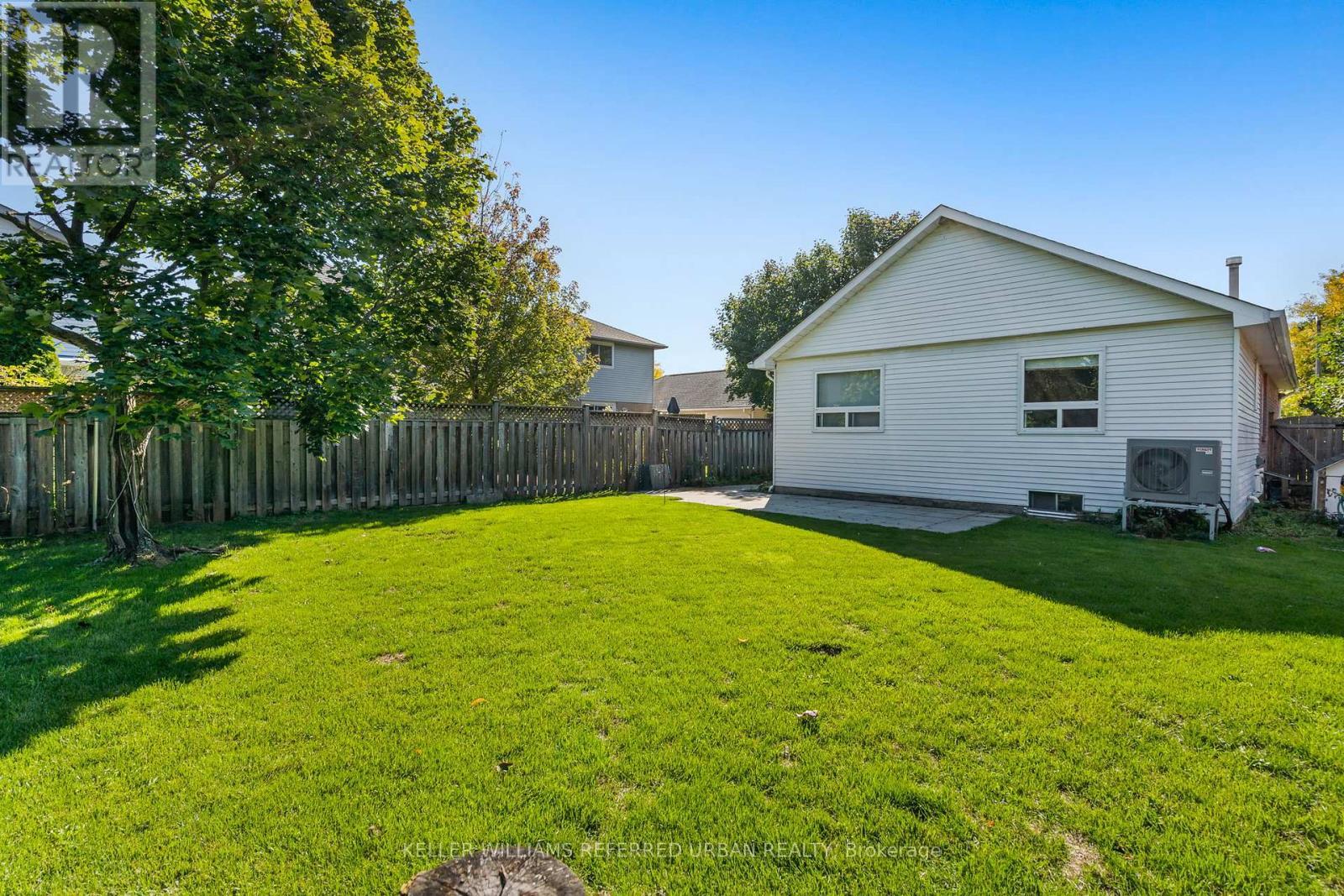 1253 Thorpe Road, Burlington, ON - Outdoor