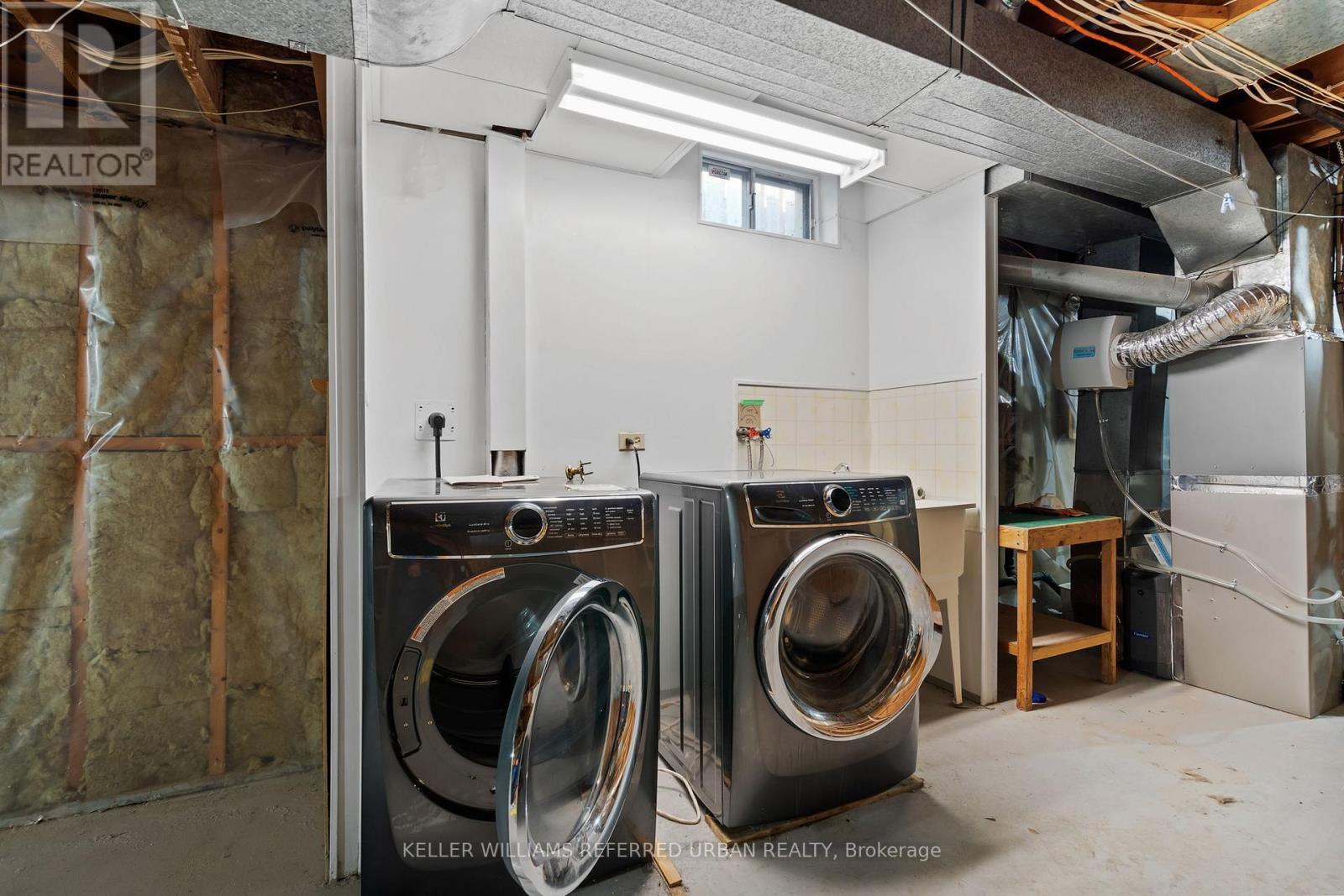 1253 Thorpe Road, Burlington, ON - Indoor Photo Showing Laundry Room