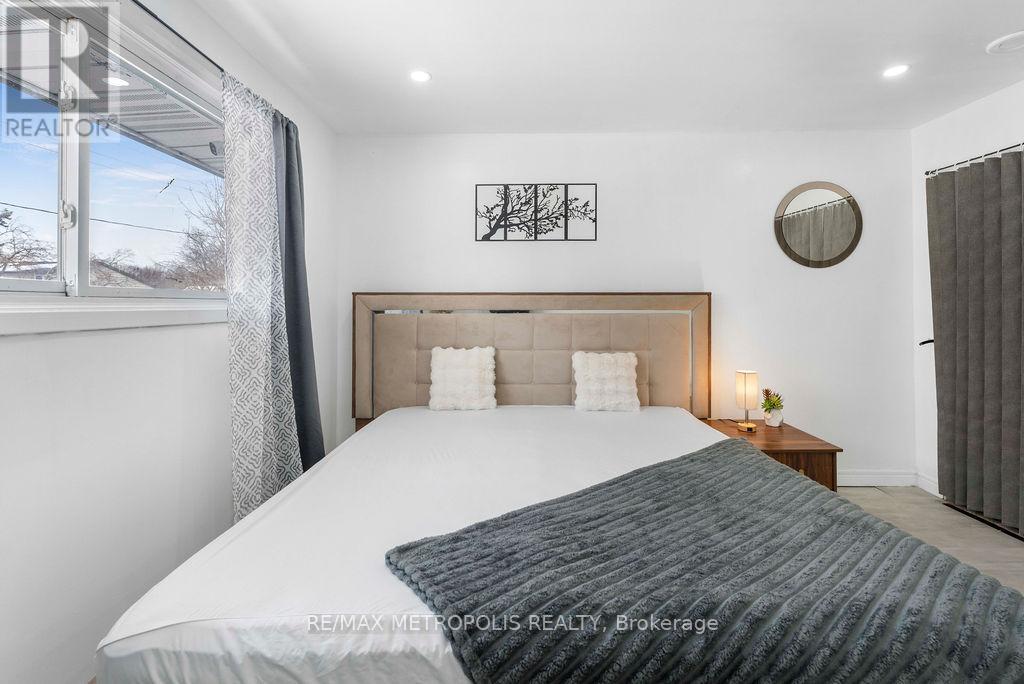 263 Fergus Avenue, Kitchener, ON - Indoor Photo Showing Bedroom
