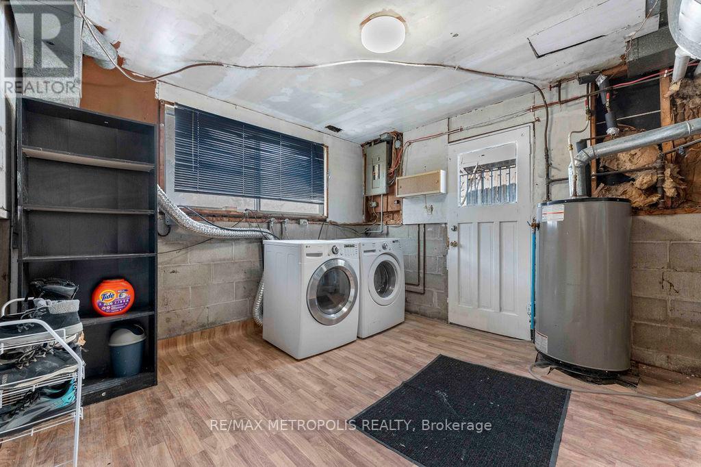 263 Fergus Avenue, Kitchener, ON - Indoor Photo Showing Laundry Room