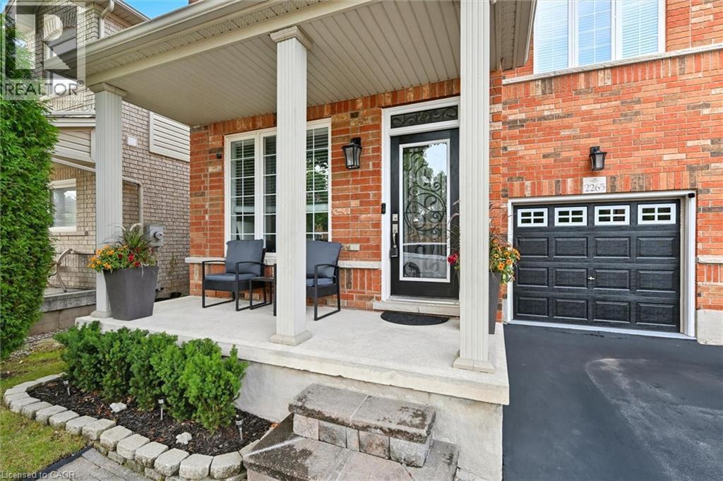 2265 Stokes Lane, Burlington, ON - Outdoor
