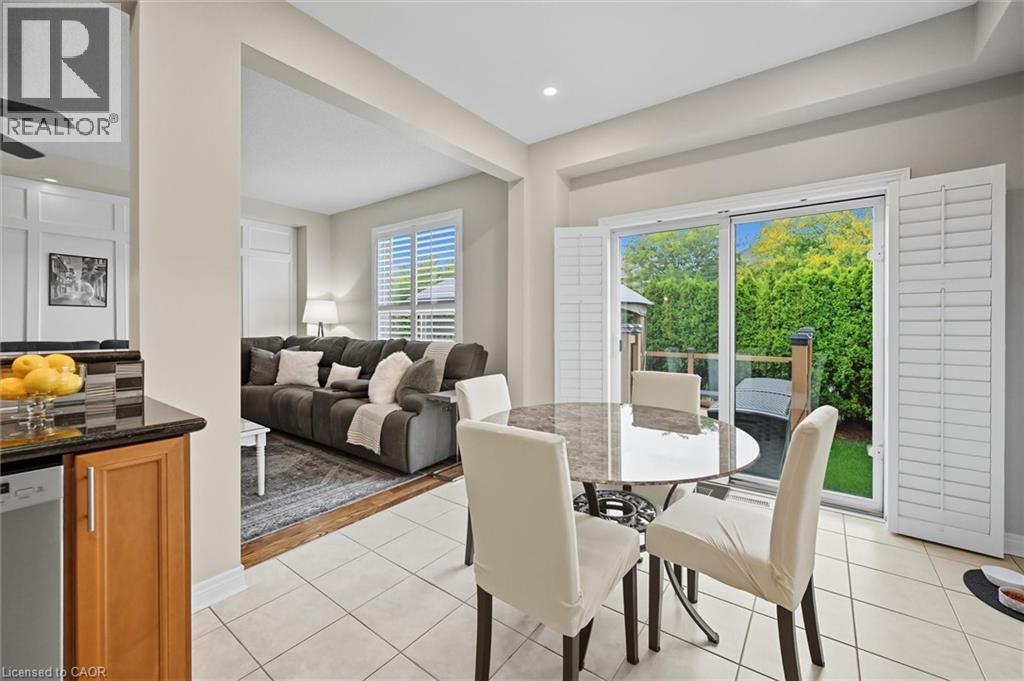 2265 Stokes Lane, Burlington, ON - Indoor Photo Showing Dining Room