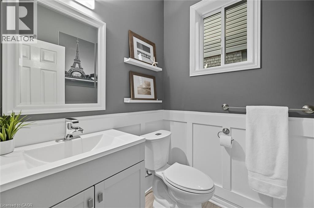 2265 Stokes Lane, Burlington, ON - Indoor Photo Showing Bathroom