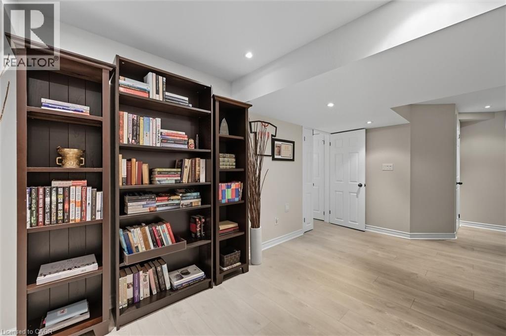 2265 Stokes Lane, Burlington, ON - Indoor