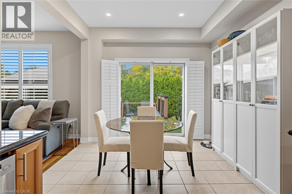 2265 Stokes Lane, Burlington, ON - Indoor Photo Showing Dining Room