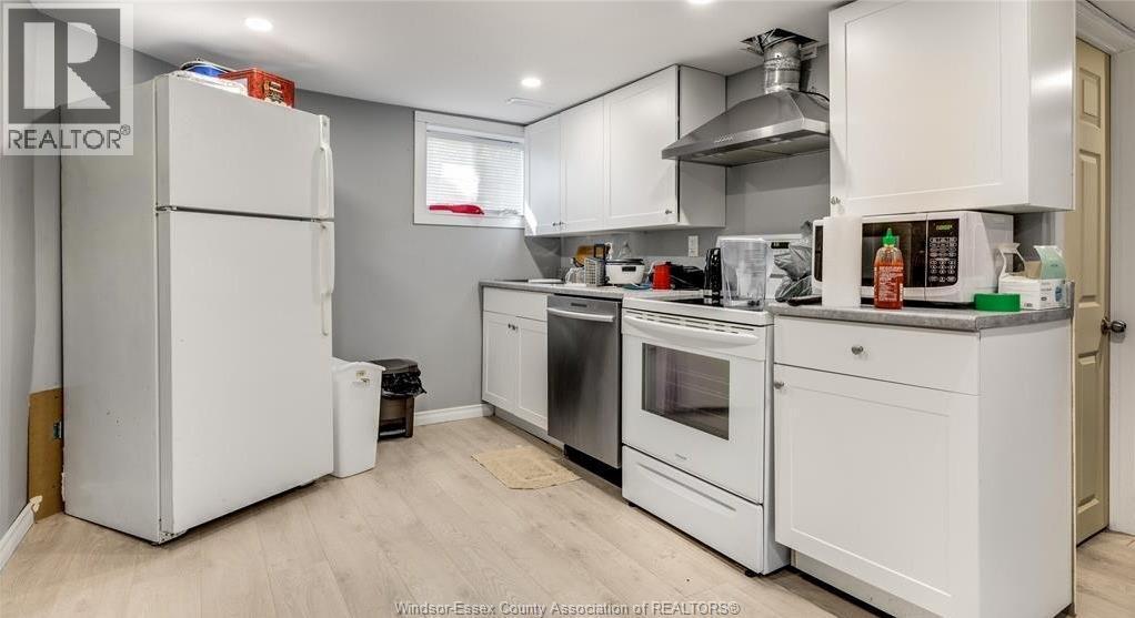 3092 Sandwich Unit# Upper, Windsor, ON - Indoor Photo Showing Kitchen