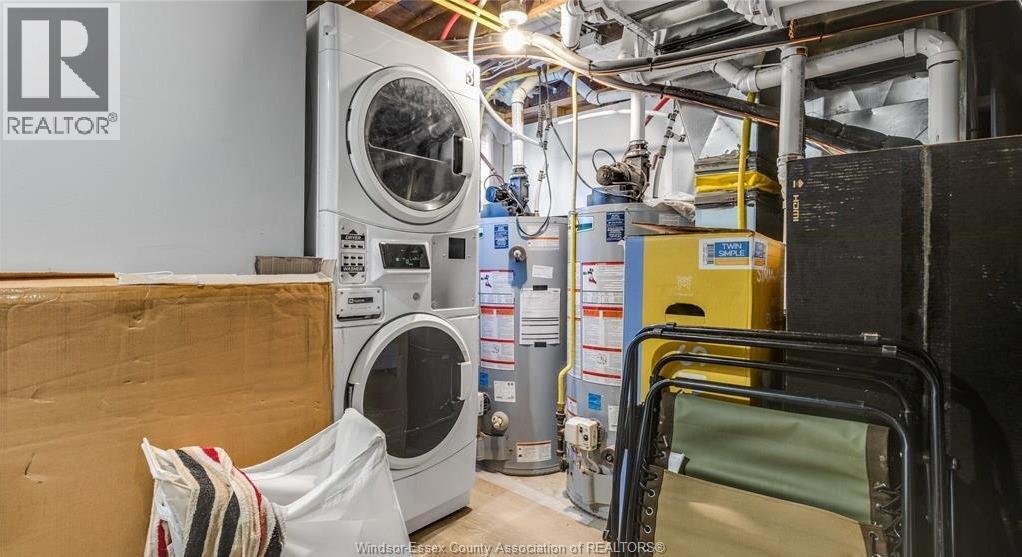 3092 Sandwich Unit# Upper, Windsor, ON - Indoor Photo Showing Laundry Room