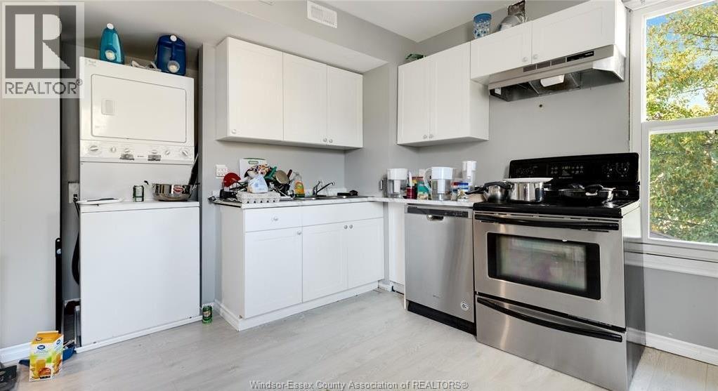 3092 Sandwich Unit# Upper, Windsor, ON - Indoor Photo Showing Kitchen
