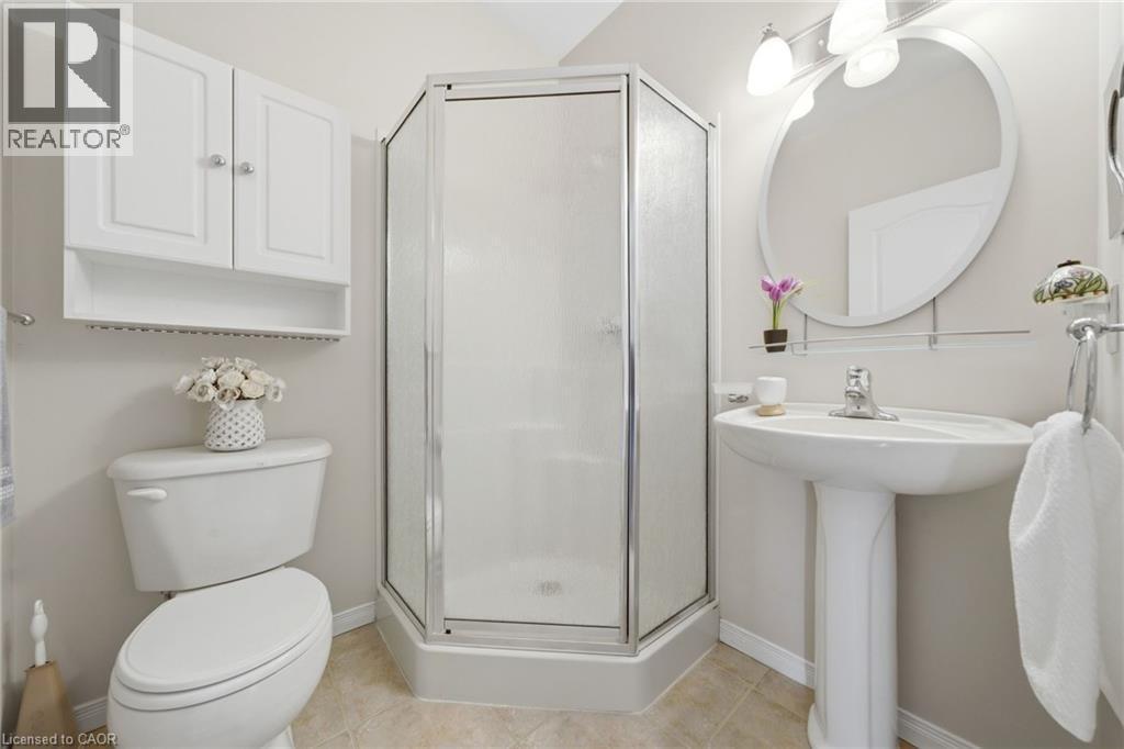 46 Manitoulin Trail, Hamilton, ON - Indoor Photo Showing Bathroom