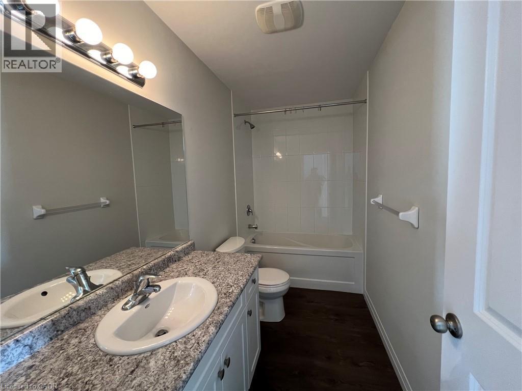24 Morrison Road Unit# A2, Kitchener, ON - Indoor Photo Showing Bathroom